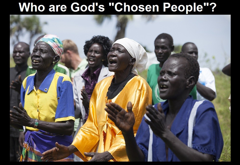PANWEL, SOUTH SUDAN-NOVEMBER 2, 2013: Unidentified worshippers s